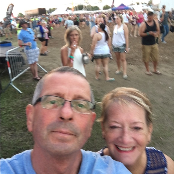 Welcome to my closet! My name is Harriet - Picture 7 of 16